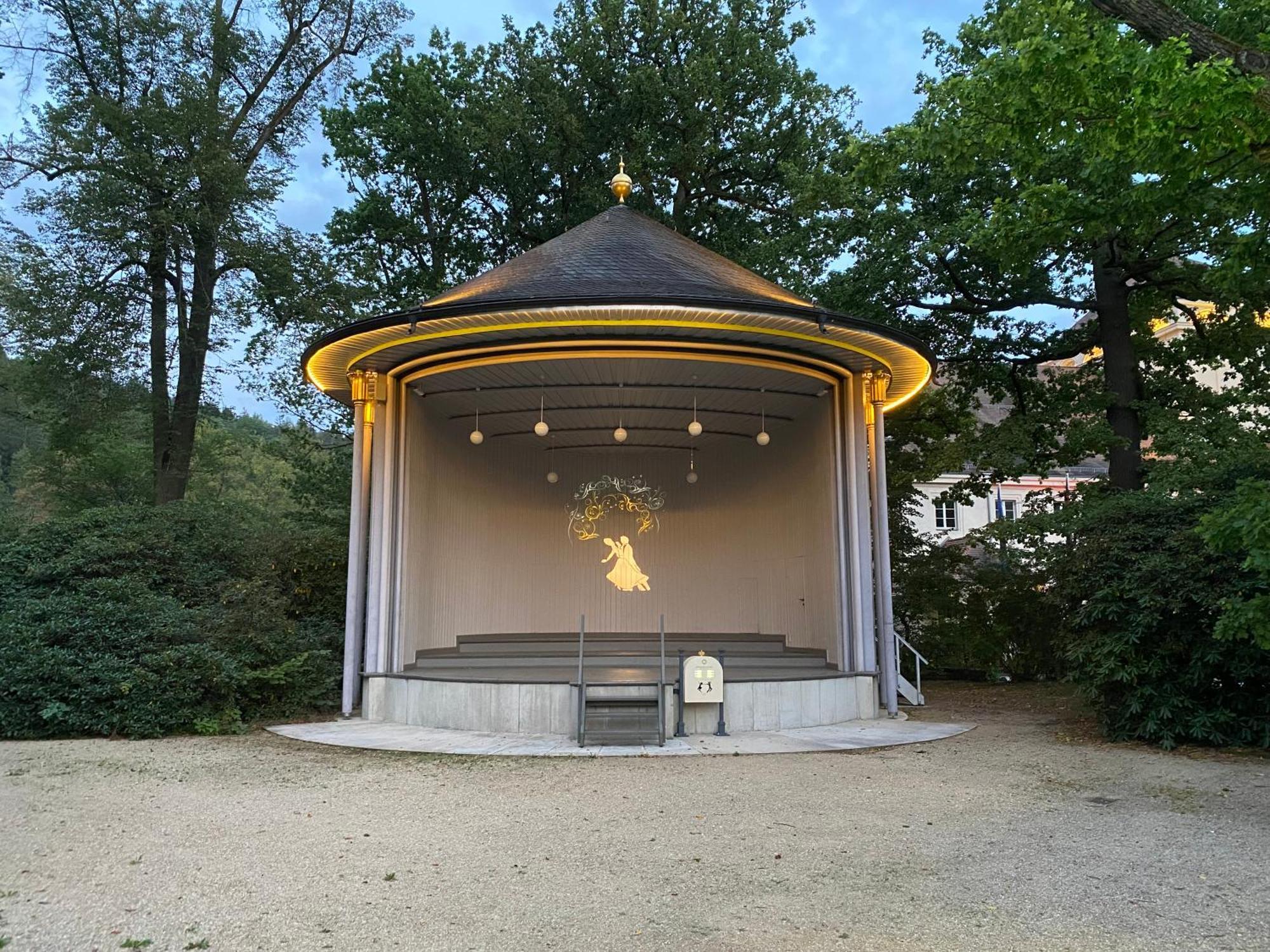 Fewo Roland Ranft Direkt Am Kurpark Barrierearm 60Qm バート・エルスター エクステリア 写真