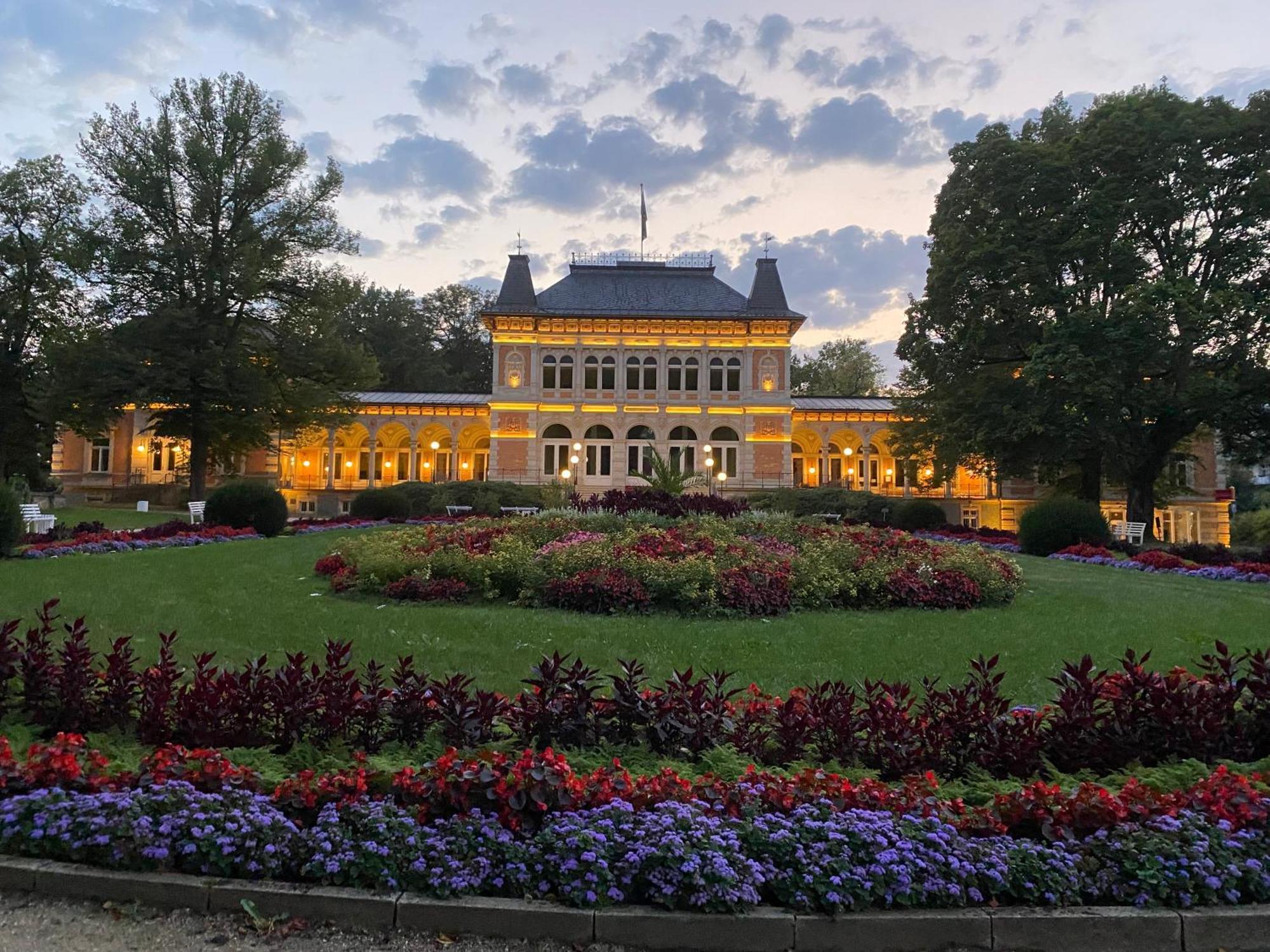 Fewo Roland Ranft Direkt Am Kurpark Barrierearm 60Qm バート・エルスター エクステリア 写真